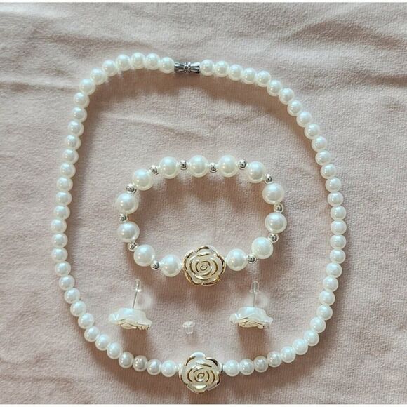 Faux Pearl Choker Necklace Bracelet and Pierced Earrings 3 Piece Set New - Picture 7 of 8